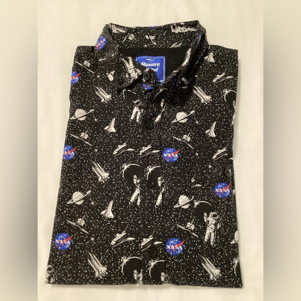 NASA button down - Picture 2 of 6